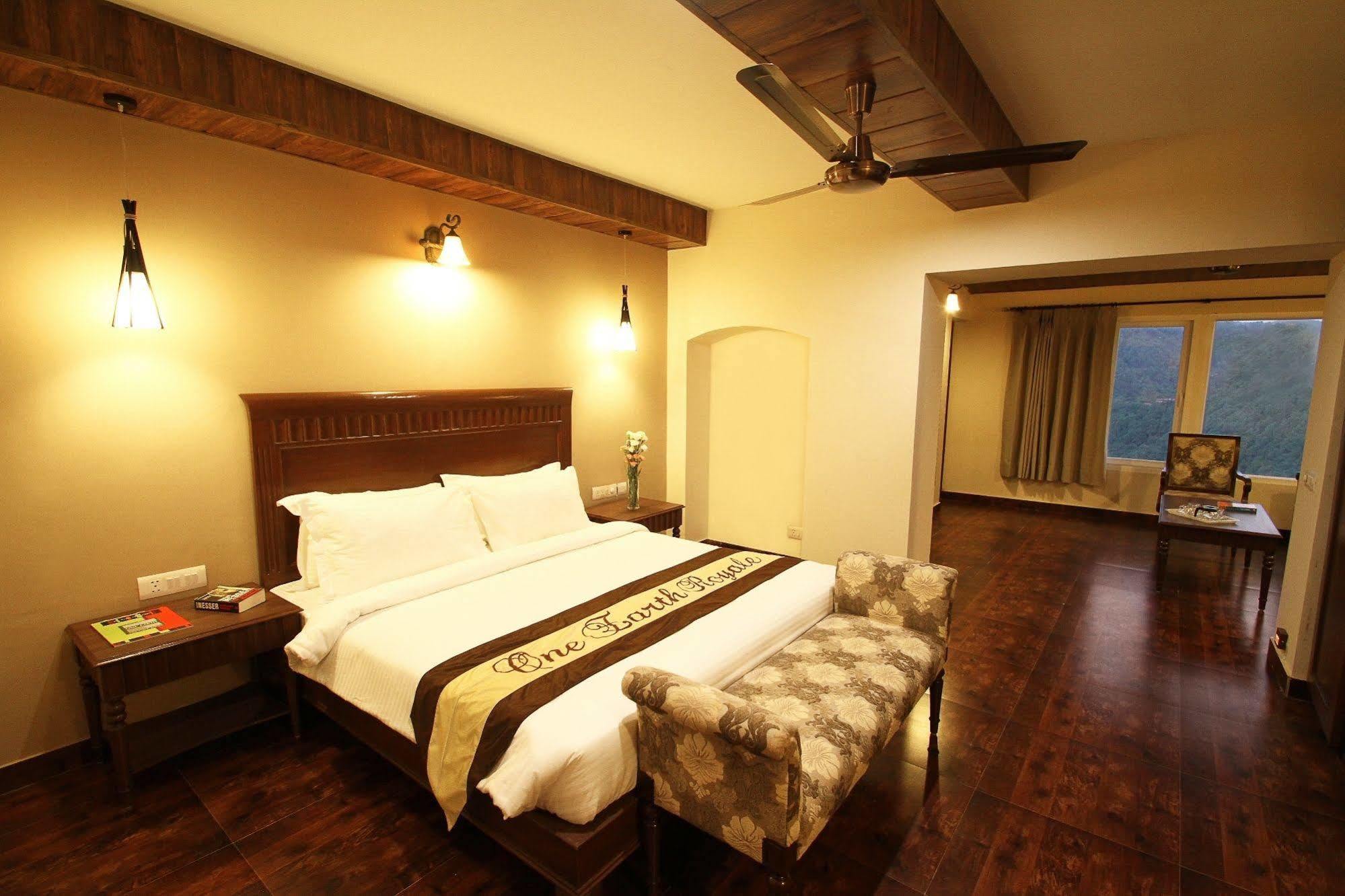 One Earth Royale Boutique Hotel Mussoorie Exterior photo