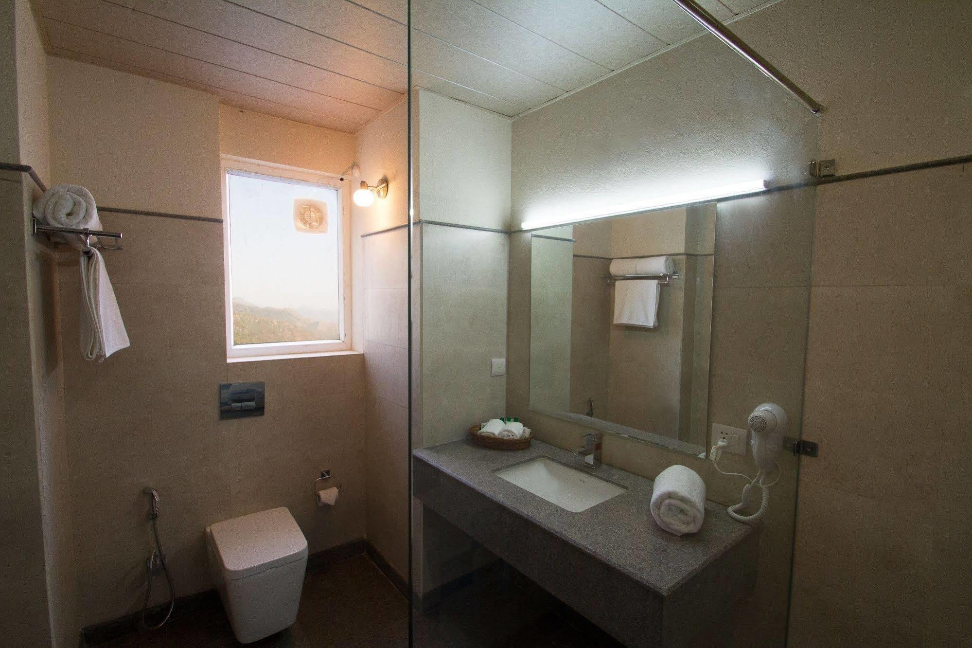 One Earth Royale Boutique Hotel Mussoorie Exterior photo