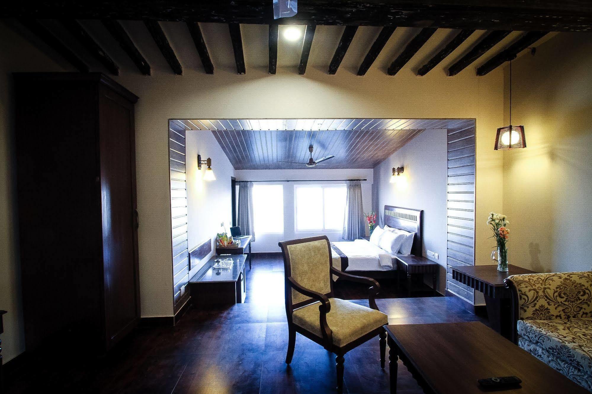 One Earth Royale Boutique Hotel Mussoorie Exterior photo