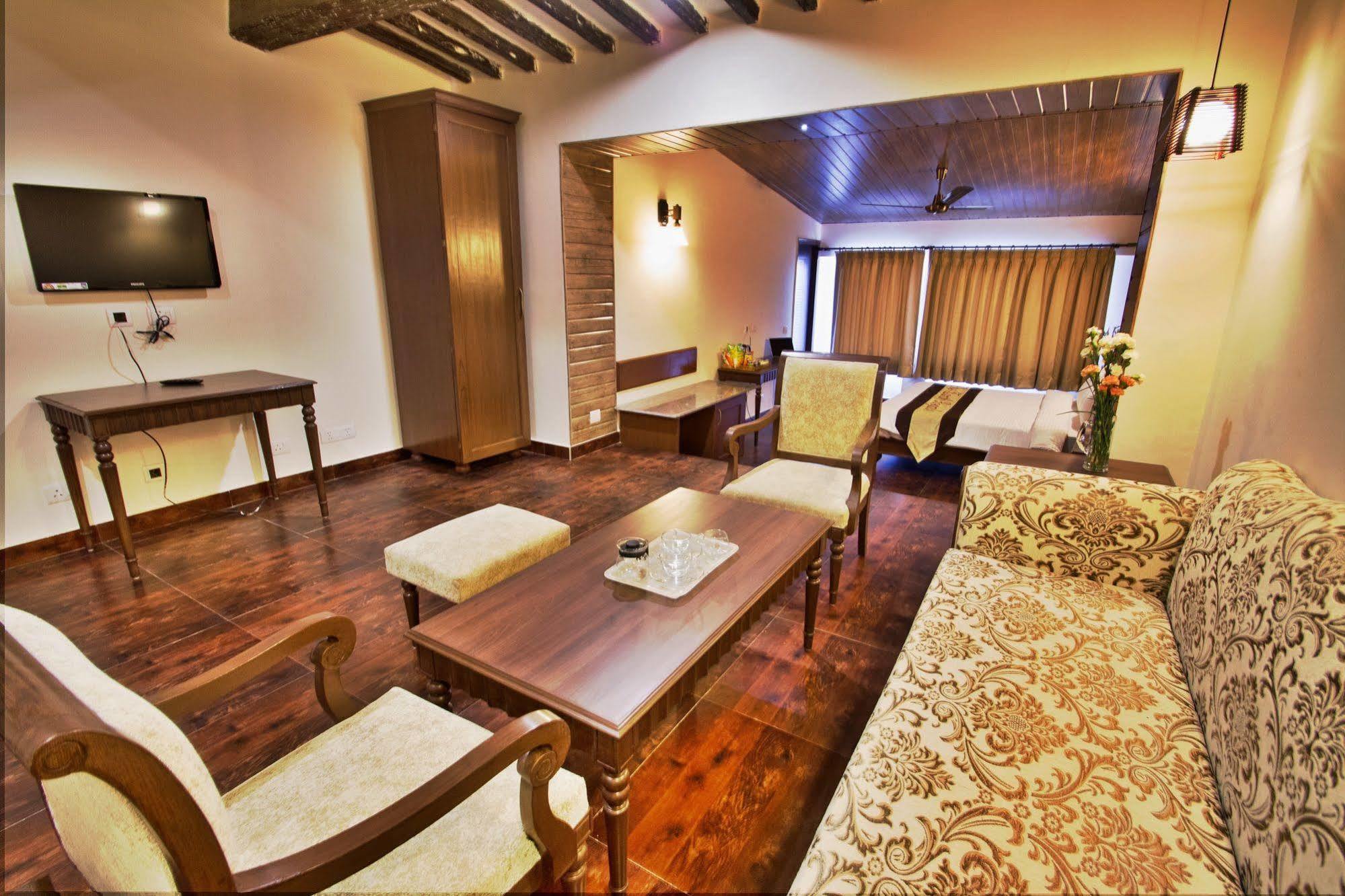 One Earth Royale Boutique Hotel Mussoorie Exterior photo