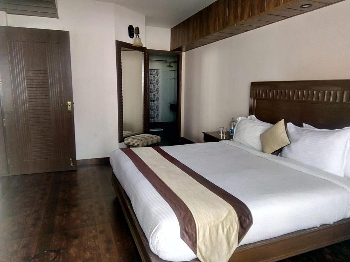 One Earth Royale Boutique Hotel Mussoorie Exterior photo